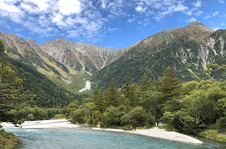 河童橋からみる穂高連峰